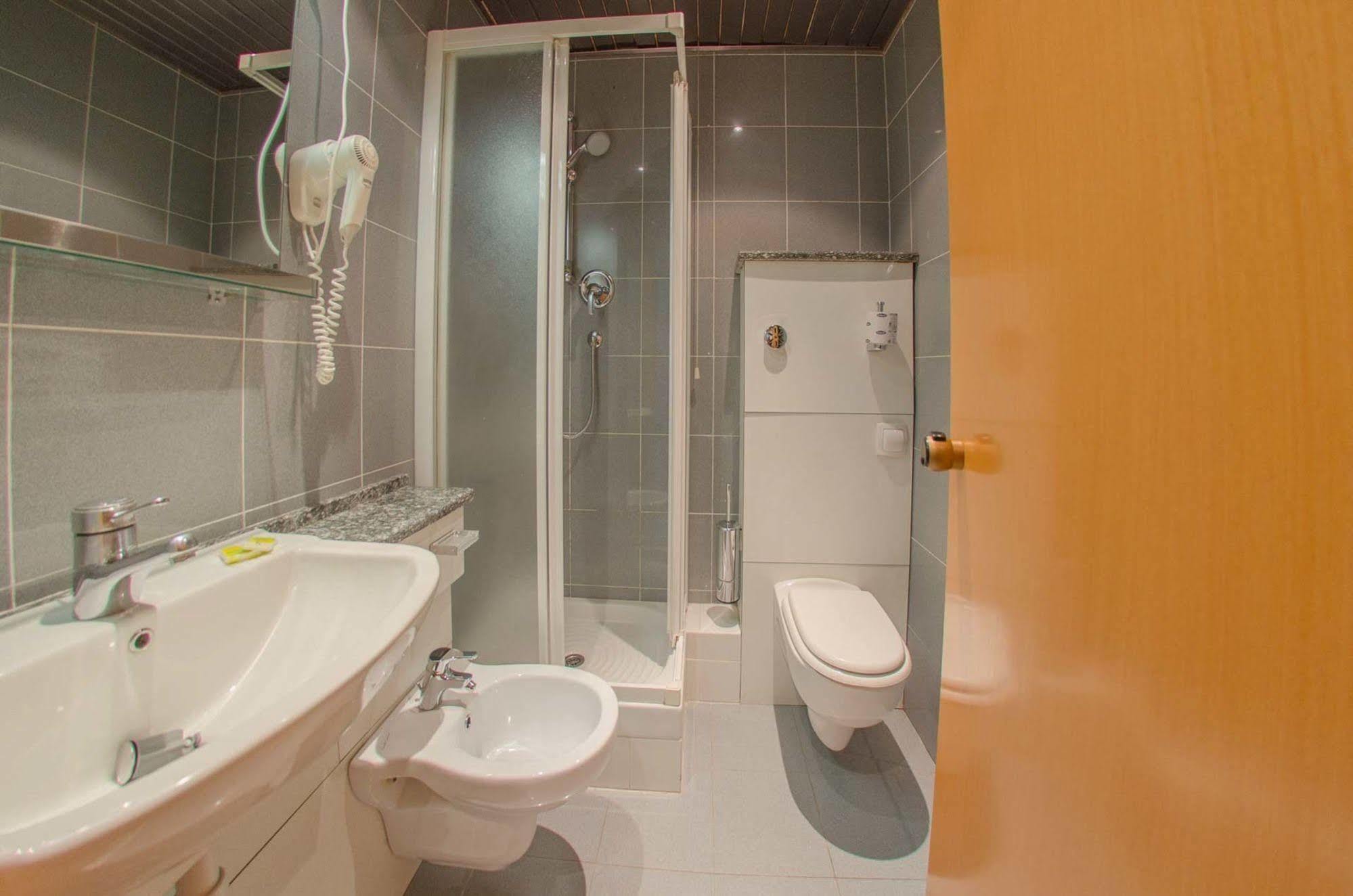 Residenza Adelaide Aparthotel Finale Ligure Bagian luar foto