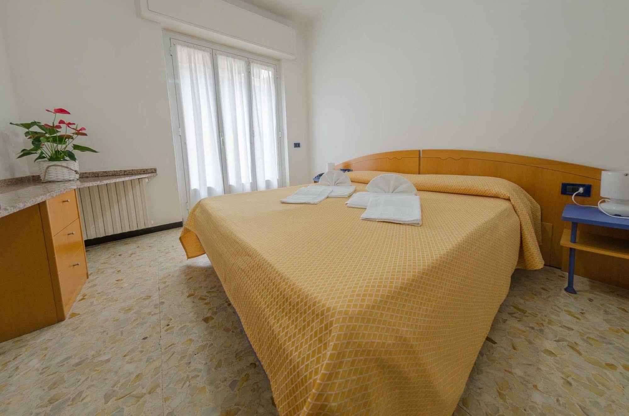 Residenza Adelaide Aparthotel Finale Ligure Bagian luar foto