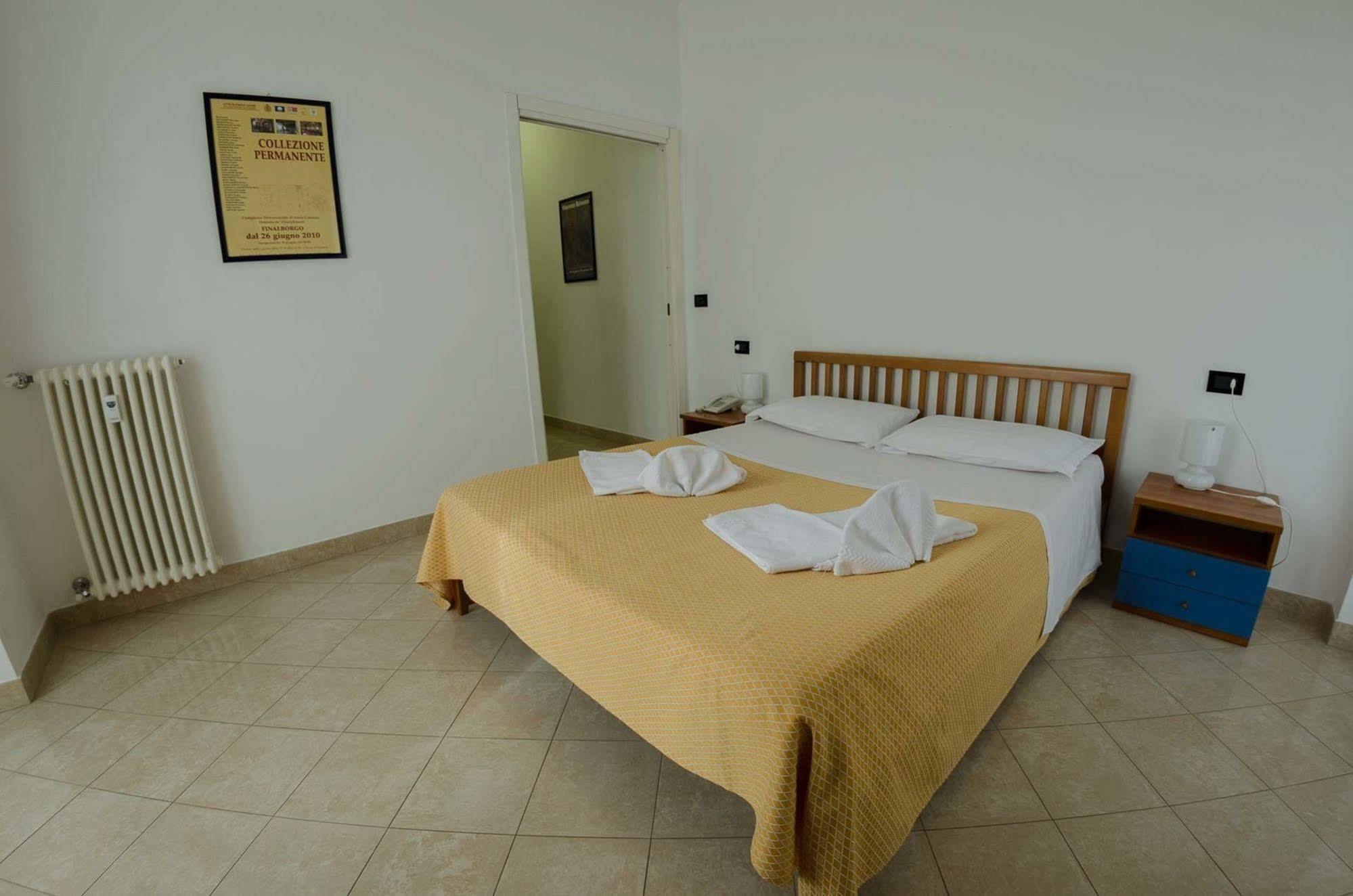 Residenza Adelaide Aparthotel Finale Ligure Bagian luar foto