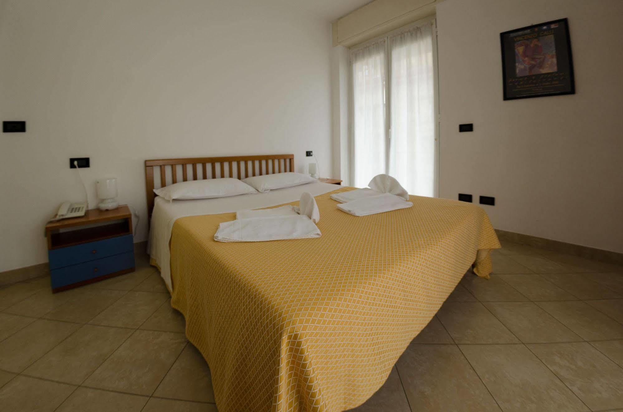 Residenza Adelaide Aparthotel Finale Ligure Bagian luar foto